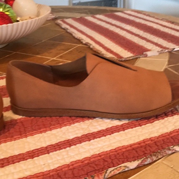 1. State Shoes - Picture 6 of 7